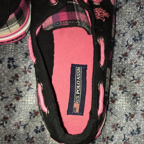 Size 6 Polo Boat Shoes Pink and Black Plaid - Picture 5 of 6
